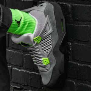 AIR JORDAN 4 RETRO LE – Image 2