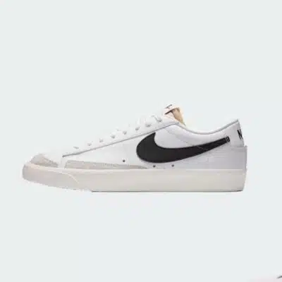 BLAZER LOW 77 – Image 1