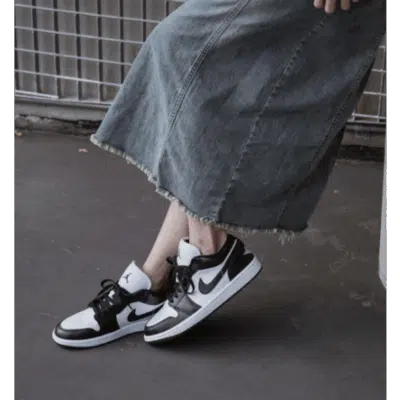 W AIR JORDAN 1 LOW – Image 5