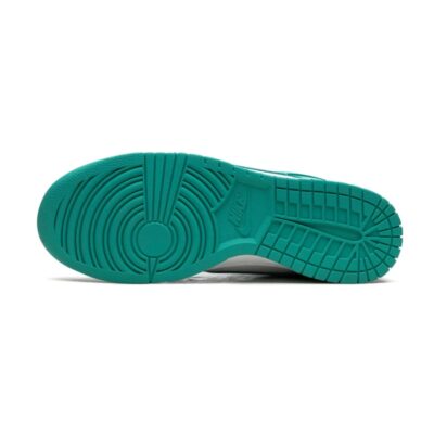 DUNK LOW RETRO BTTYS – Image 4