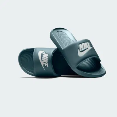 NIKE VICTORI ONE SLIDE – Image 2