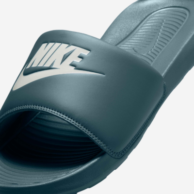 NIKE VICTORI ONE SLIDE – Image 4